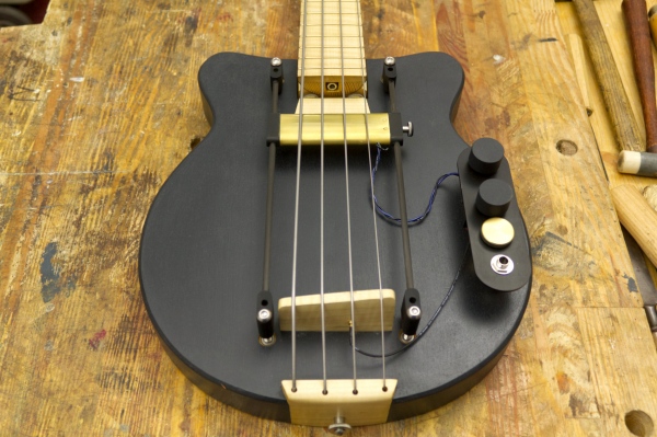 Schorr Guitars The Owl Bass #035, 2021